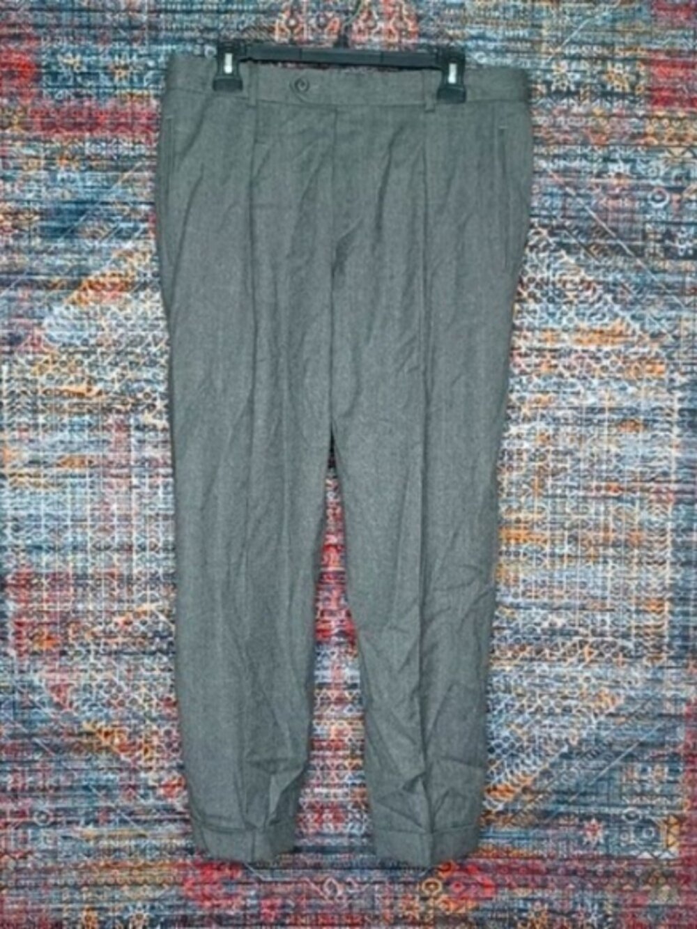 Hugo Boss mens gray 100% Wool cuffed pleated dress pants 34x29 EUC